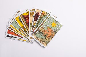 Read more about the article How to Prepare for a Professional Tarot Reading Session